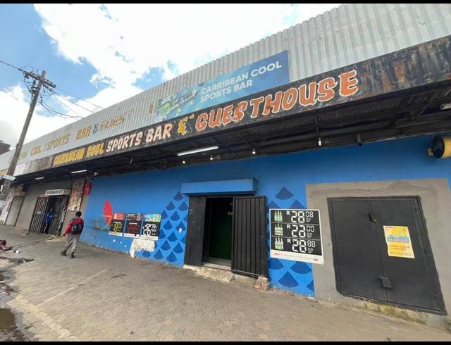 19 BEDROOM HOUSE FOR SALE IN GERMISTON CENTRAL